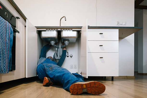 Professional Emergency Plumber technician working in Fort Gratiot, MI